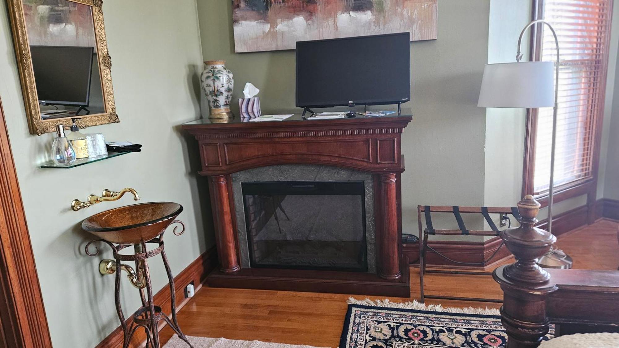 Historic Webster House Bed And Breakfast Inn 湾城 外观 照片