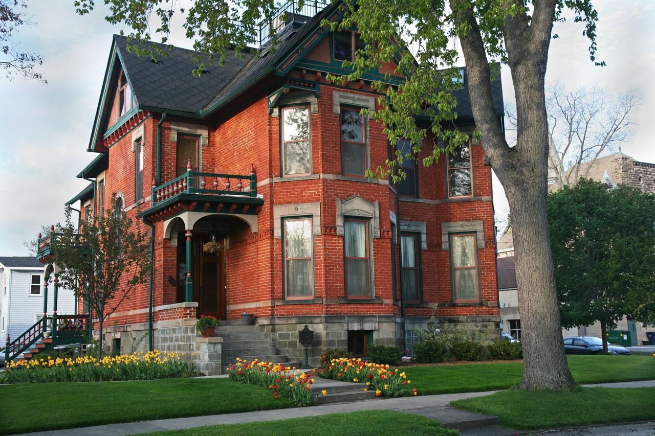 Historic Webster House Bed And Breakfast Inn 湾城 外观 照片
