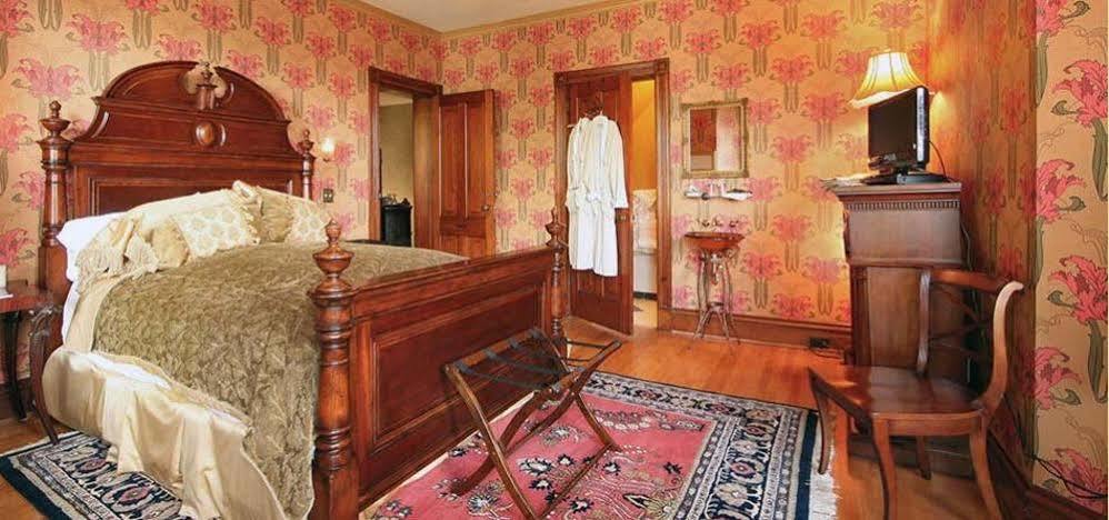 Historic Webster House Bed And Breakfast Inn 湾城 外观 照片